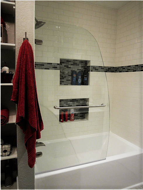 tub with glass enclosure