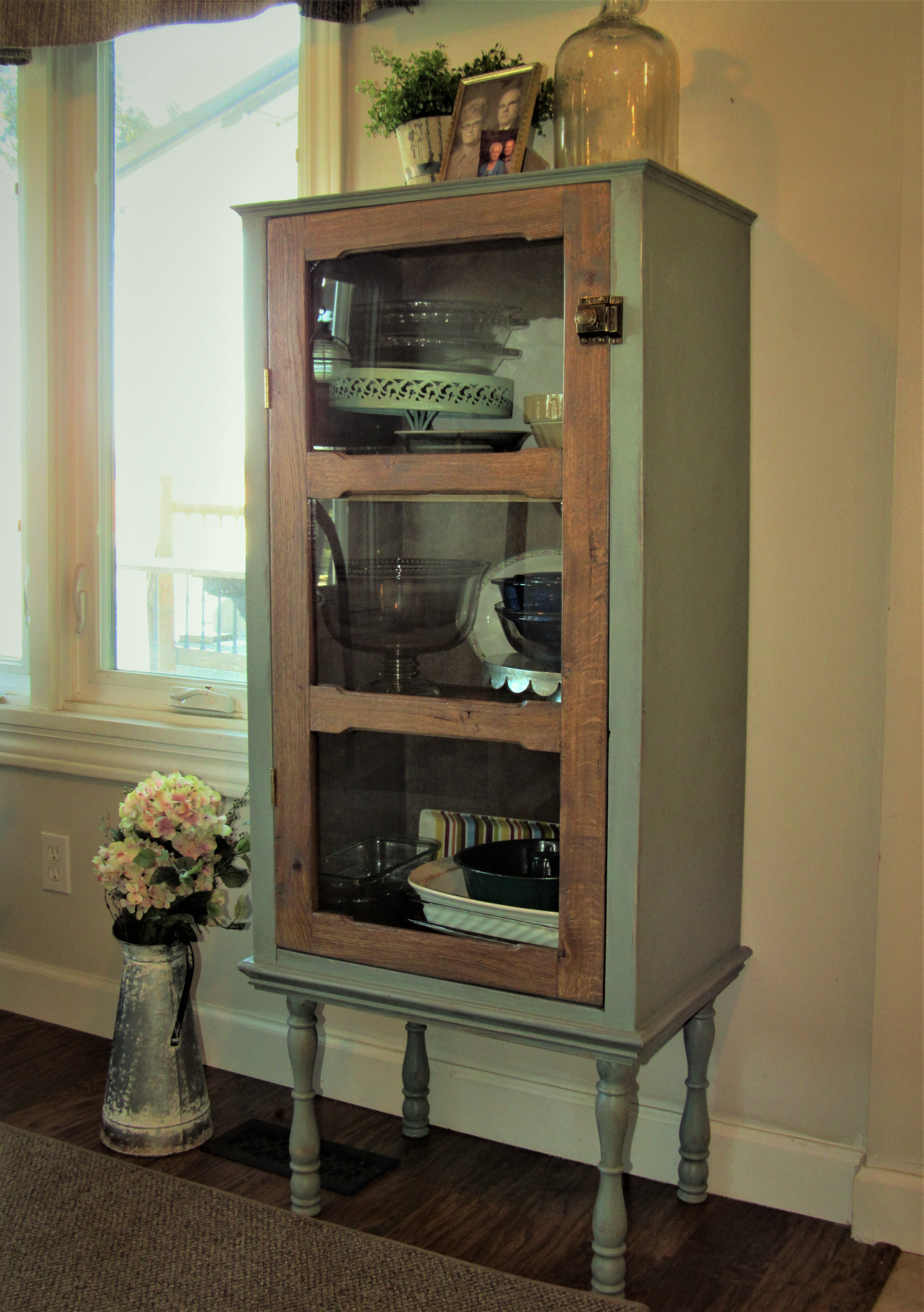 Free Woodworking Plans - Vintage Style Jelly Cabinet